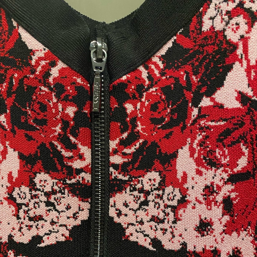 🎊BLACK FRIDAY DEAL🎊 Women’s Guess black floral dress - Picture 4 of 4